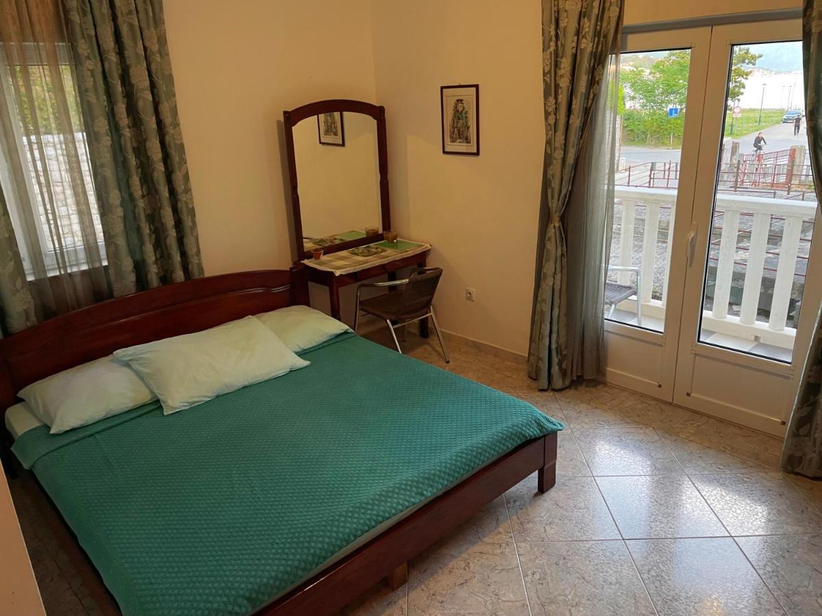 Apartmani Mina Herceg Novi Ngoại thất bức ảnh