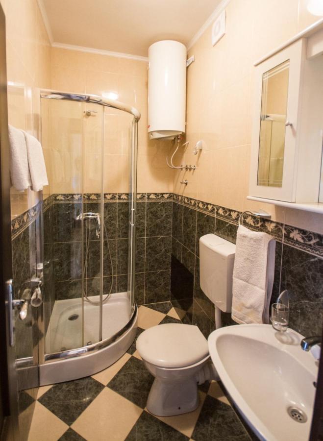 Apartmani Mina Herceg Novi Ngoại thất bức ảnh
